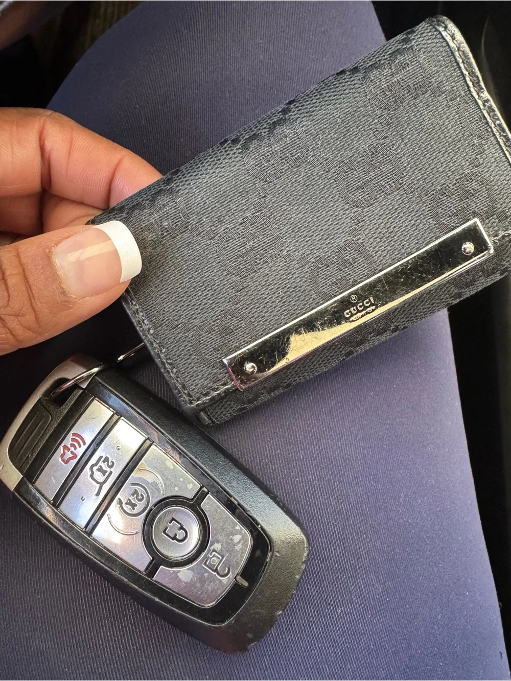 Gucci Black Canvas Monogram Key Wallet - Picture 2 of 15